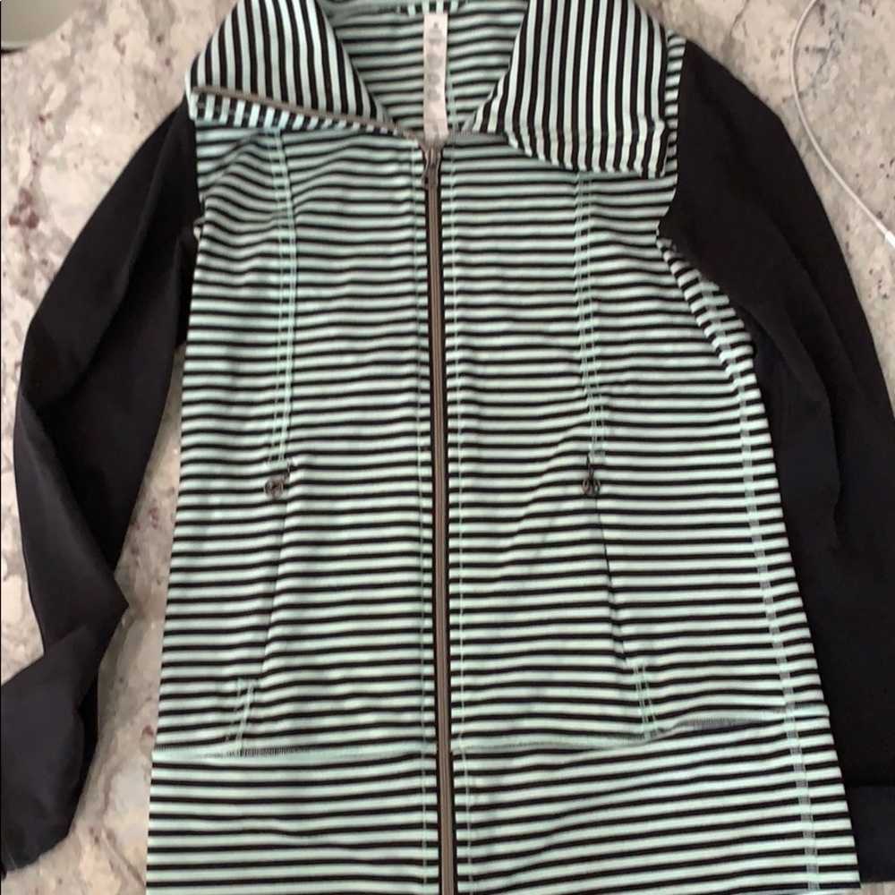 Lululemon jacket - Picture 6 of 6